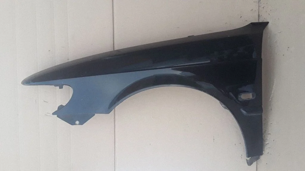 Fender – left