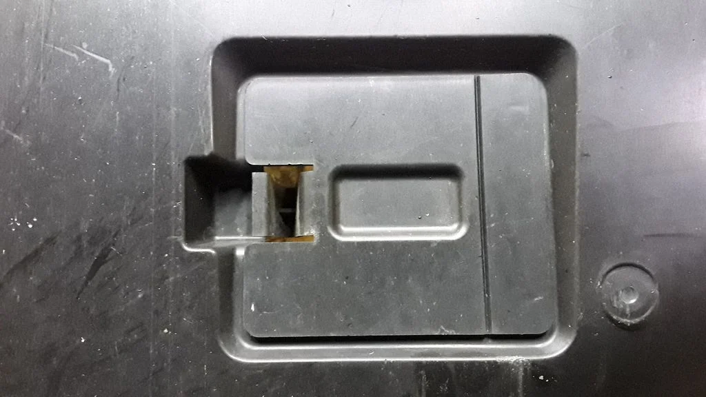 Engine splash shield/under tray 56417AG040