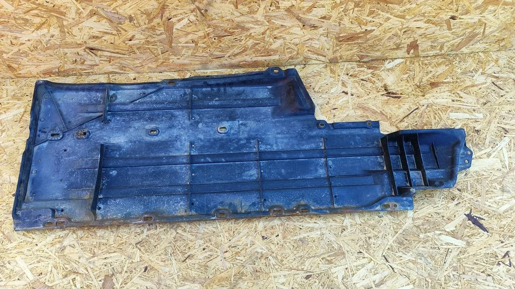 Mootori põhjakaitse 56411AG043