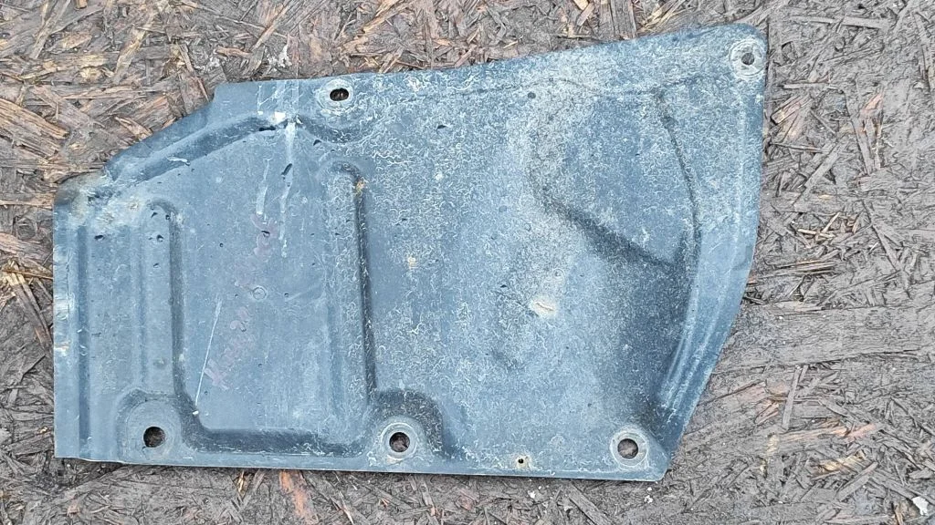 Engine splash shield/under tray 5144402040