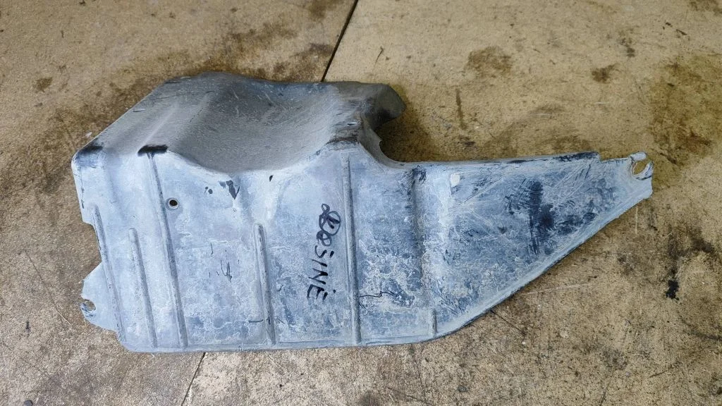 Engine splash shield/under tray 13273493