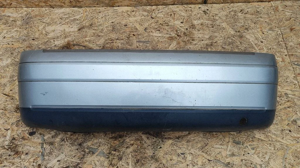 Tagumine kaitseraud 8Z0807417