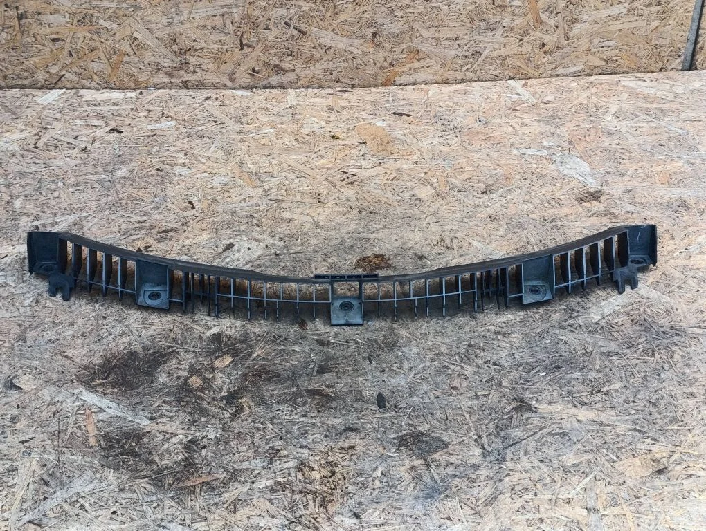 Rear bumper mounting bracket – Skoda Roomster (5J) (2006-2015)