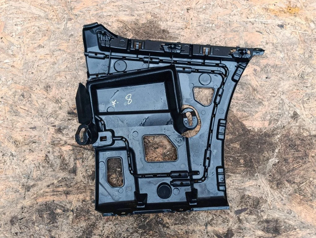 Tagumise kaitseraua kinnitusklamber – BMW 4-seeria F32 F33 (2013-2020)