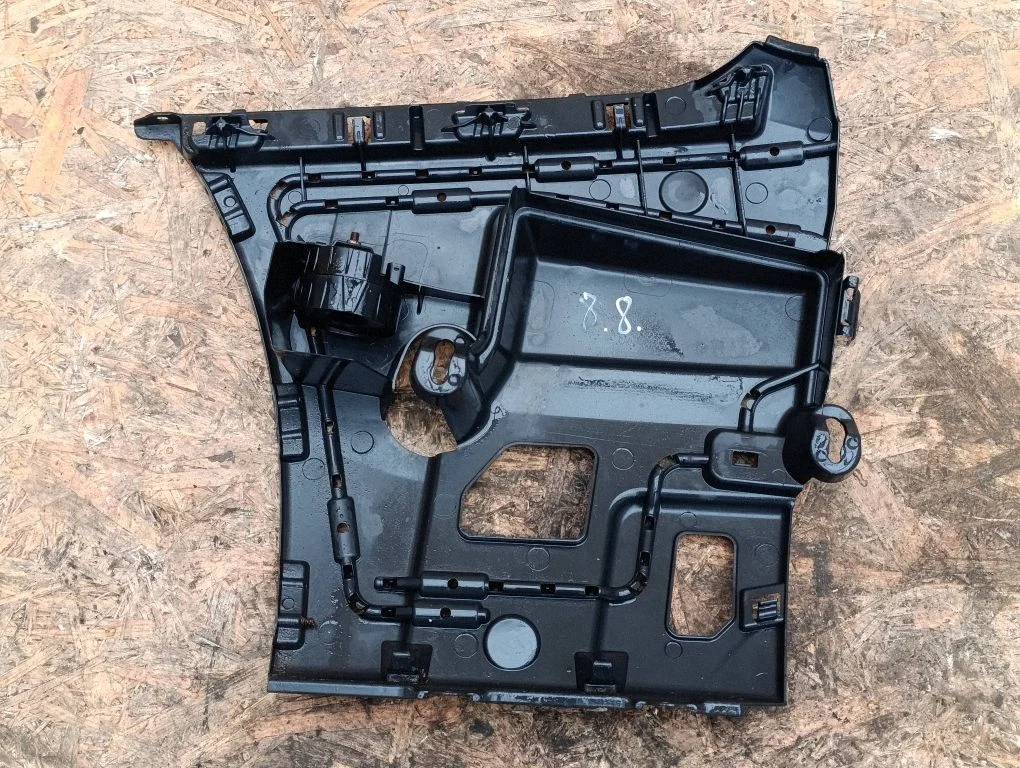 Tagumise kaitseraua kinnitusklamber – BMW 4-seeria F32 F33 (2013-2020)