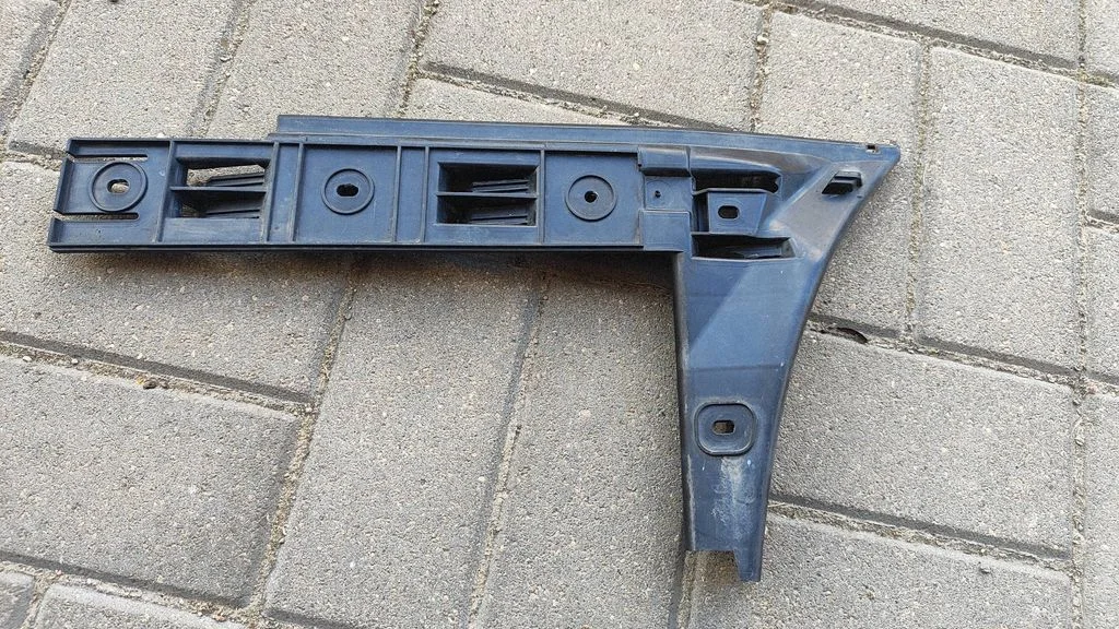 Rear bumper mounting bracket – Volkswagen Phaeton (2002-2016)