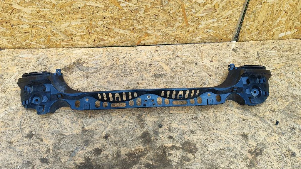 Rear bumper mounting bracket 7184766