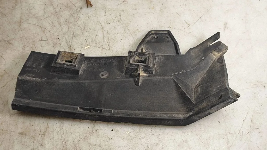 Rear bumper mounting bracket 30698697