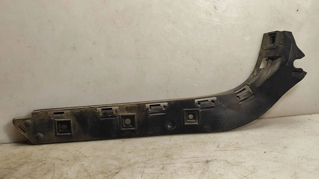 Rear bumper mounting bracket 30698695
