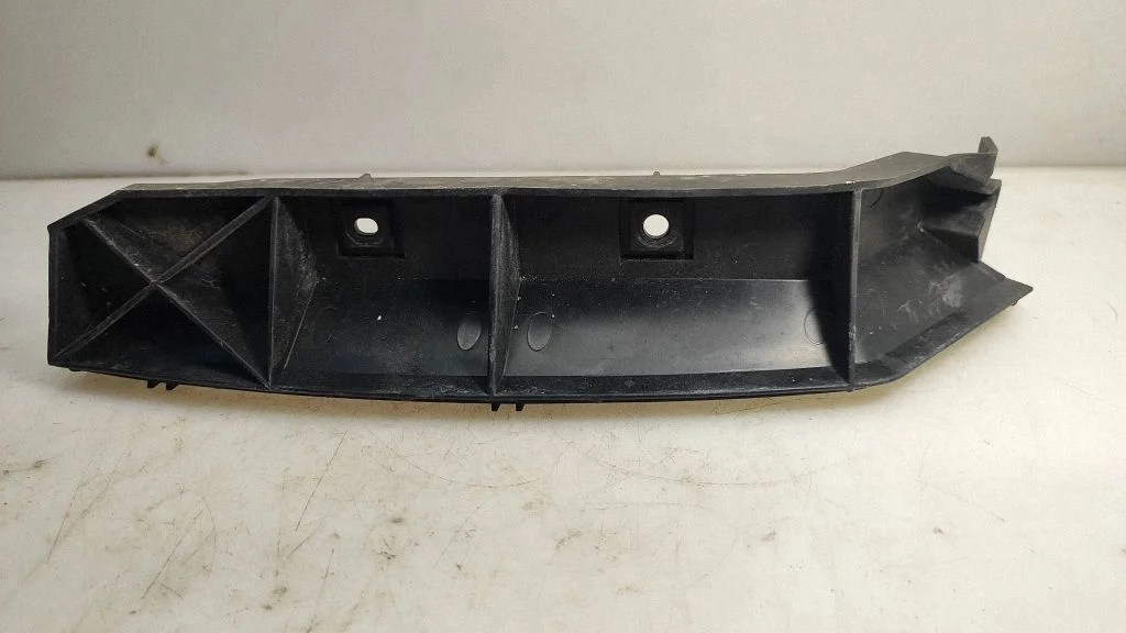 Tagumise kaitseraua kinnitusklamber – Volvo S40 (2004-2007)