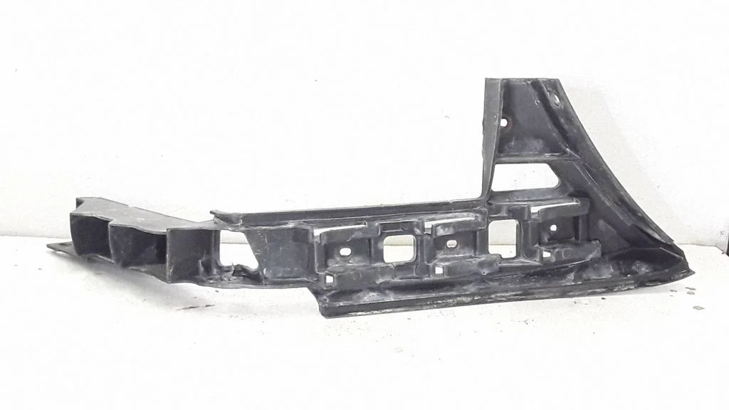 Tagumise kaitseraua kinnitusklamber – Volkswagen Touran I (2003-2010)
