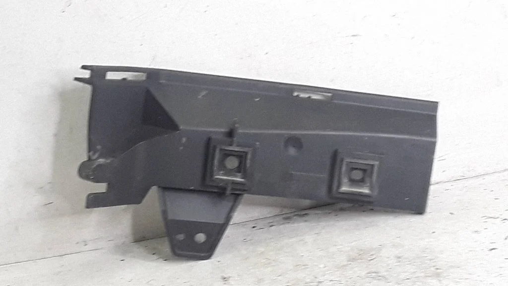 Rear bumper mounting bracket – Volvo V50 (2004-2007)