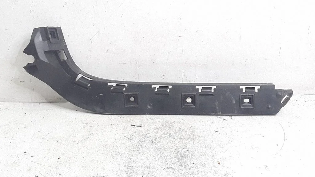 Tagumise kaitseraua kinnitusklamber – Volvo V50 (2004-2007)