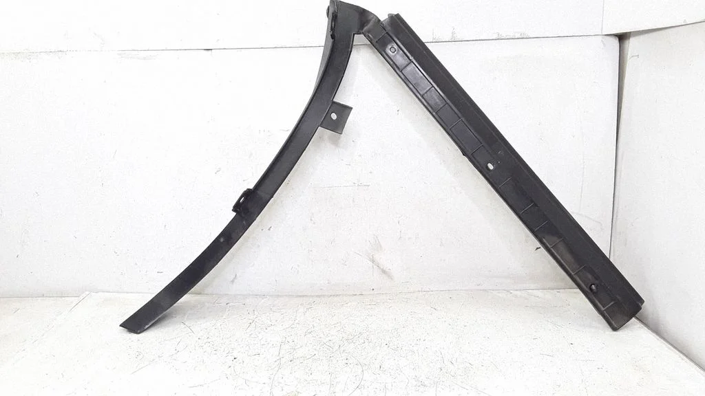 Rear bumper mounting bracket – Volkswagen Passat B5 (1997-2000)