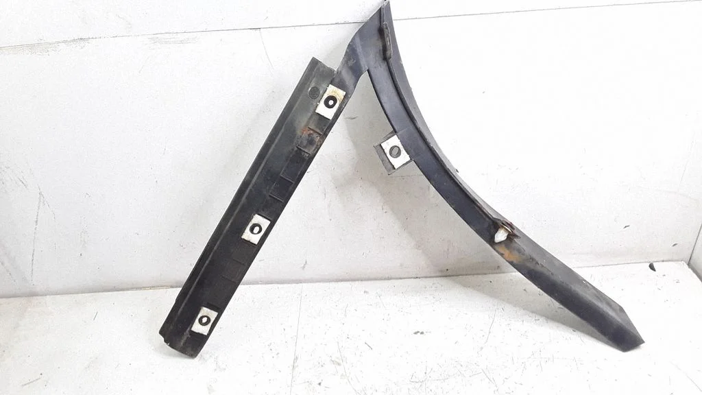 Rear bumper mounting bracket – Volkswagen Passat B5 (1997-2000)