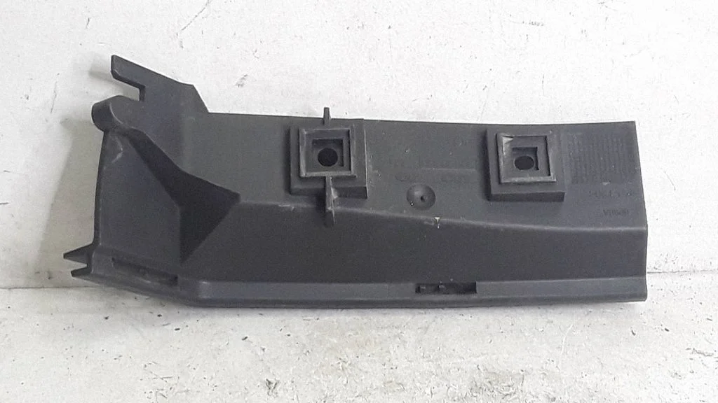 Tagumise kaitseraua kinnitusklamber – Volvo V50 (2004-2007)