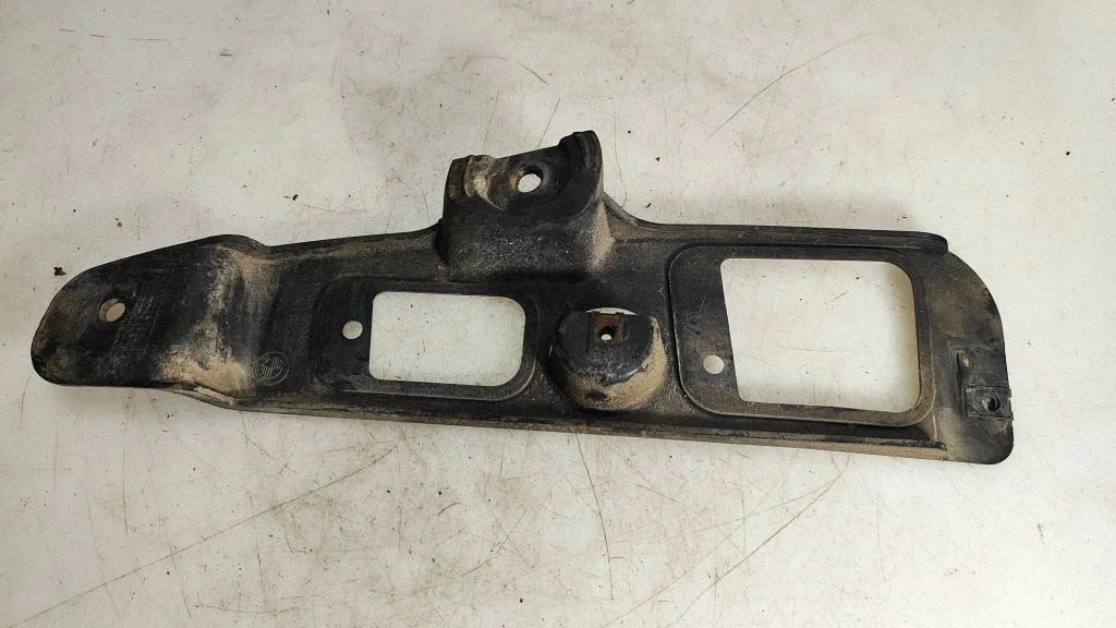 Rear bumper mounting bracket – BMW X3 E83 (2003-2010)