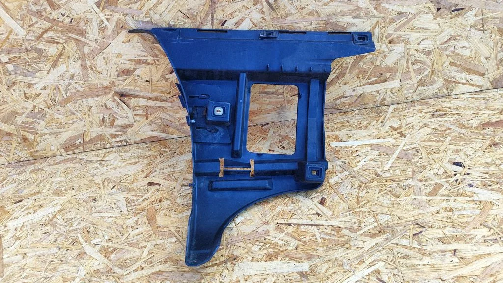 Rear bumper mounting bracket – Volvo V70 (2000-2004)