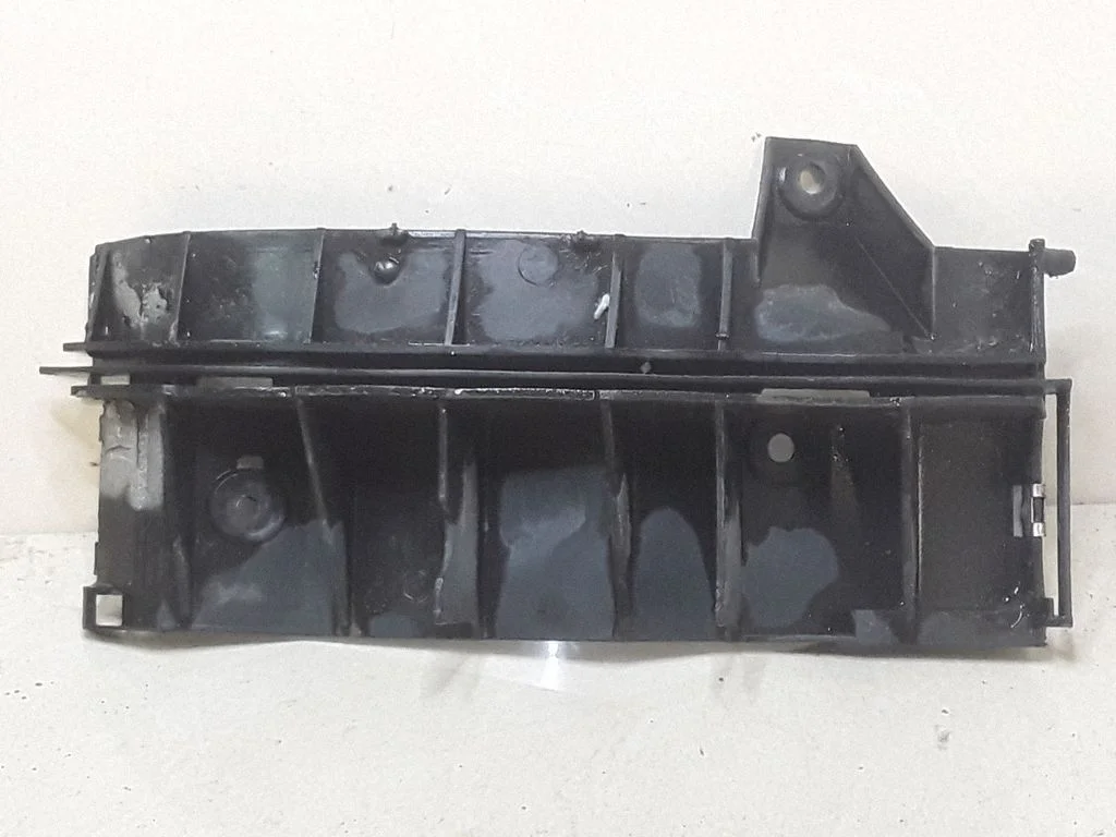 Tagumise kaitseraua kinnitusklamber – Audi A3 S3 8L (1996-2003)