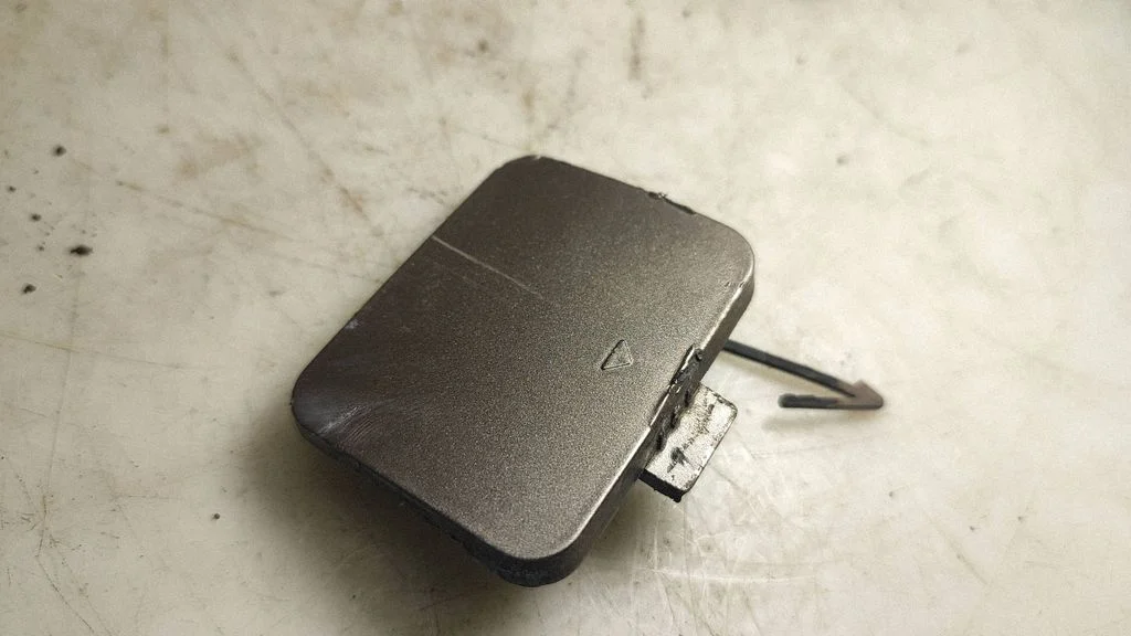 Rear bumper row hook cap/cover – KIA Ceed (2006-2012)