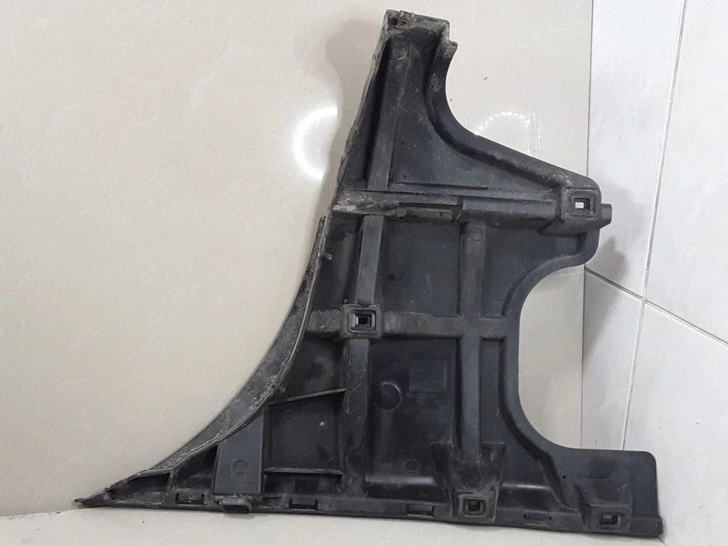 Tagumise kaitseraua kinnitusklamber – Volvo S60 (2005-2010)