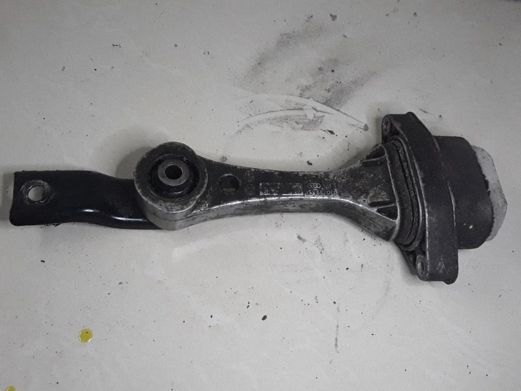 Gearbox mount – Volkswagen Golf IV (1998-2005)