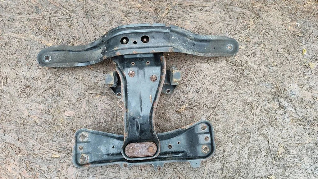 Gearbox mount – Subaru Outback (2007-2009)