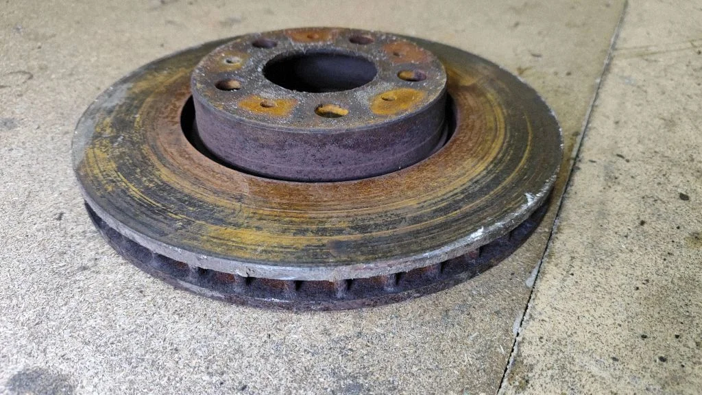 Front brake disc – Volvo V70 (2000-2004)