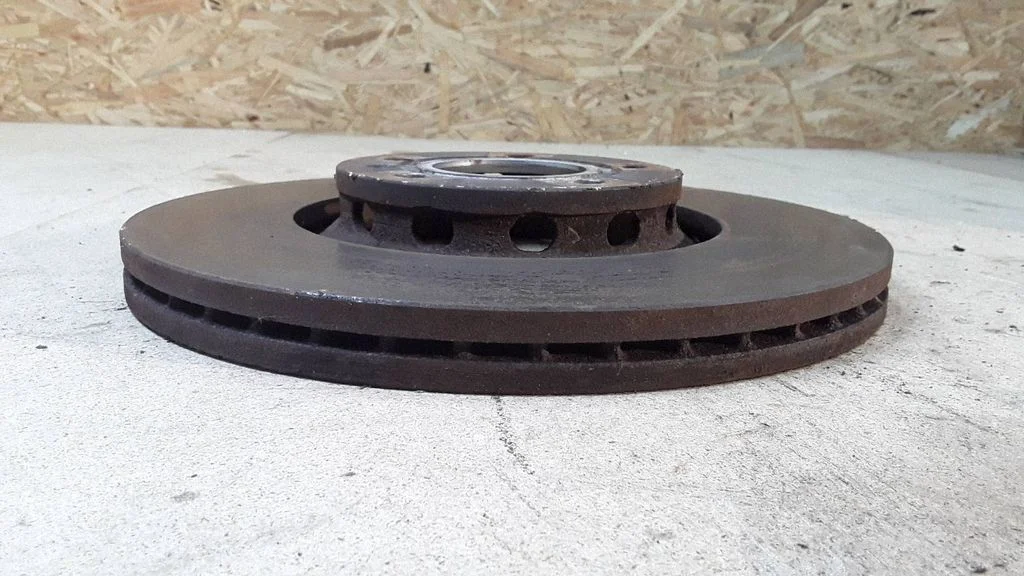 Front brake disc – Volkswagen Passat B5.5 (2001-2005)