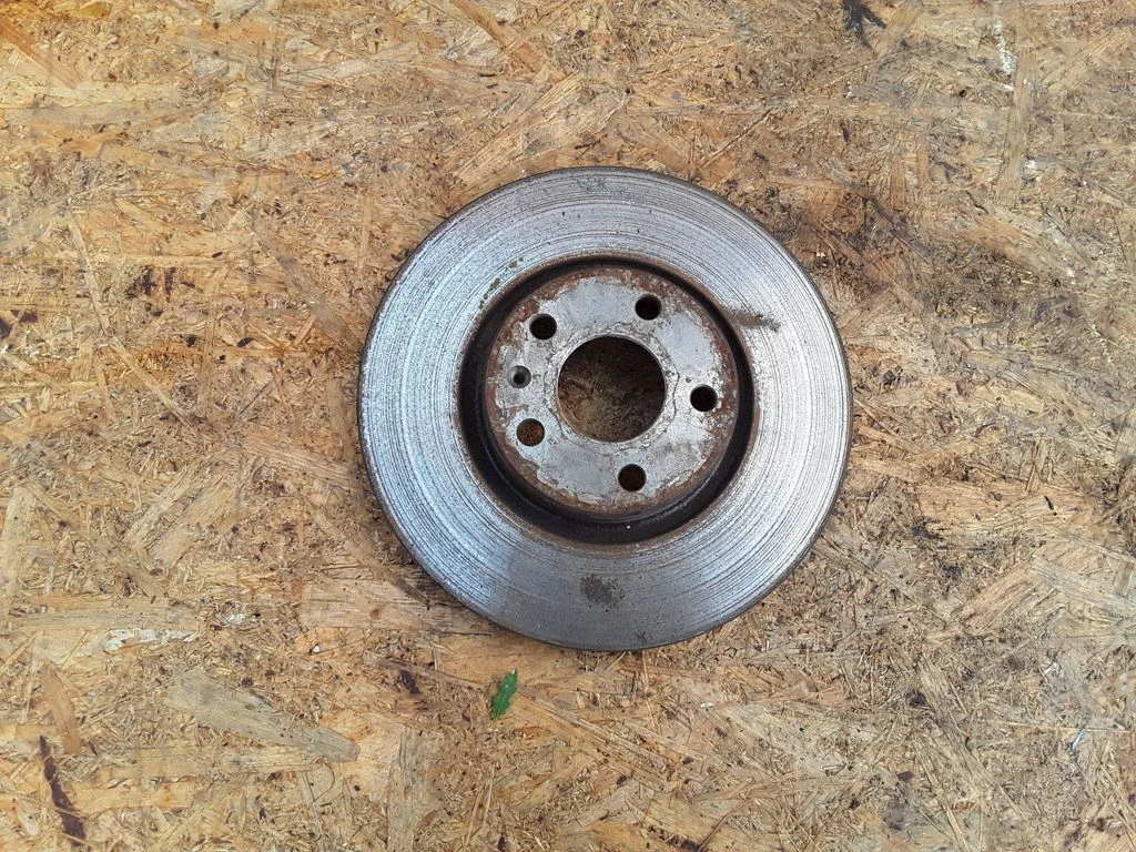 Front brake disc – Volkswagen Passat B5.5 (2001-2005)