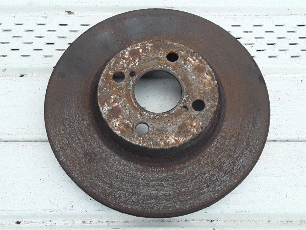 Front brake disc – Toyota Corolla Verso E121 (2001-2004)