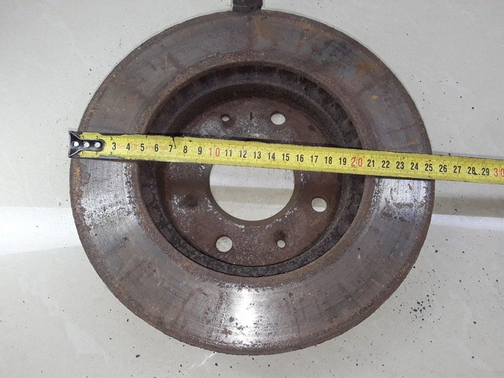 Front brake disc – Mitsubishi Carisma (1996-1999)