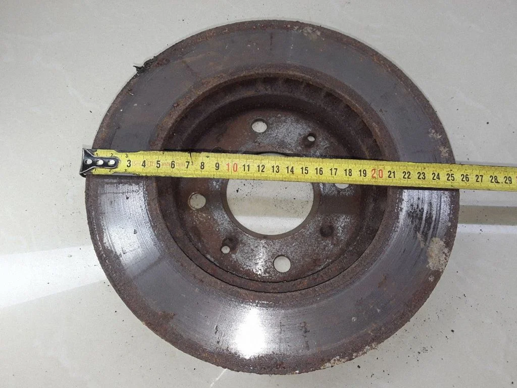 Front brake disc – Mitsubishi Carisma (1996-1999)