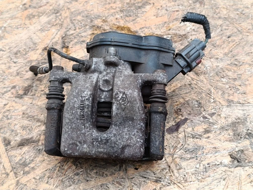 Rear brake caliper 32338814