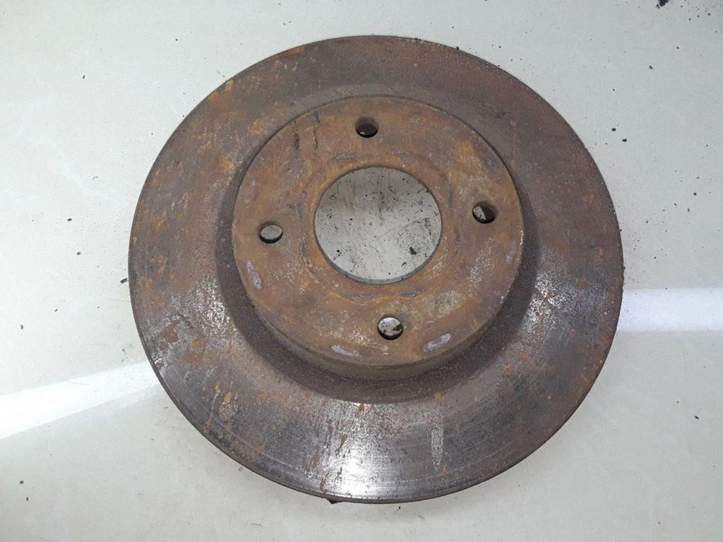 Front brake disc – Nissan Primera (2000-2001)