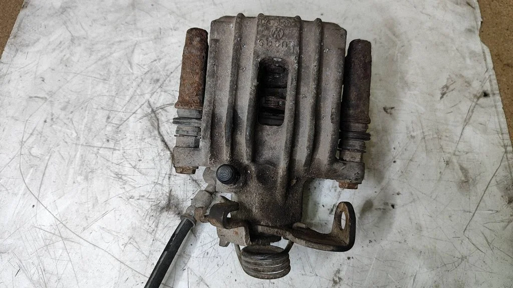 Tagumine pidurisadul – Audi A4 S4 B6 8E 8H (2001-2005)