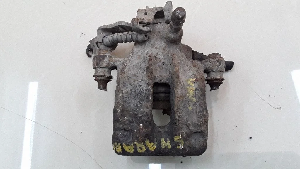 Tagumine pidurisadul – parem