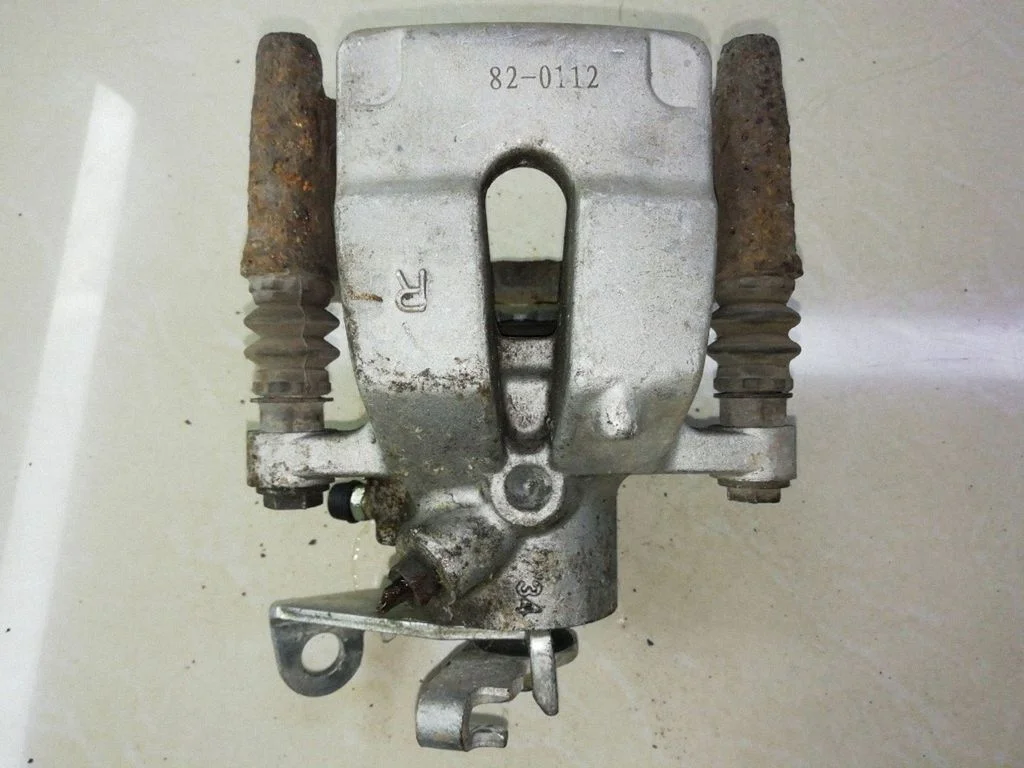 Rear brake caliper 820112