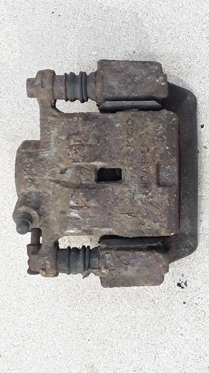Tagumine pidurisadul – vasak