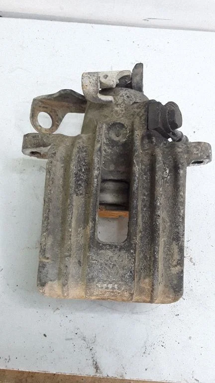 Tagumine pidurisadul – parem
