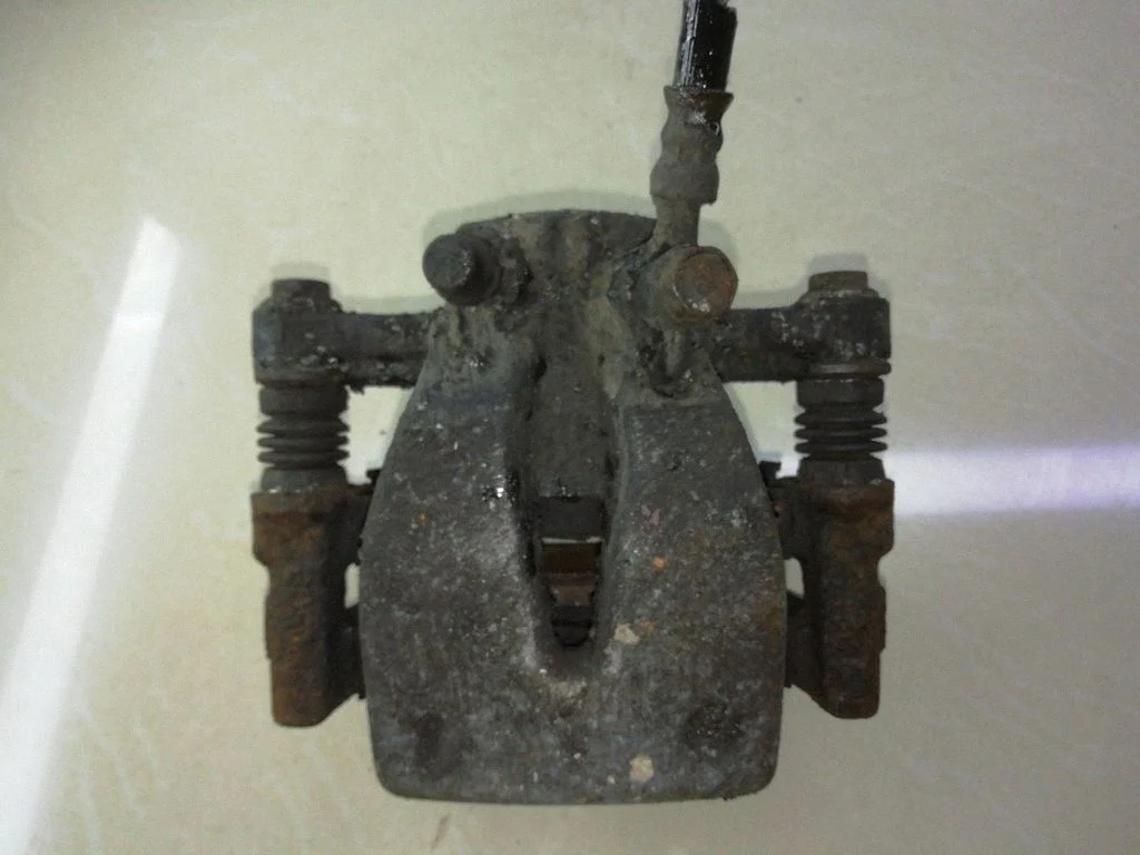 Tagumine pidurisadul – Toyota Avensis T250 (2006-2009)