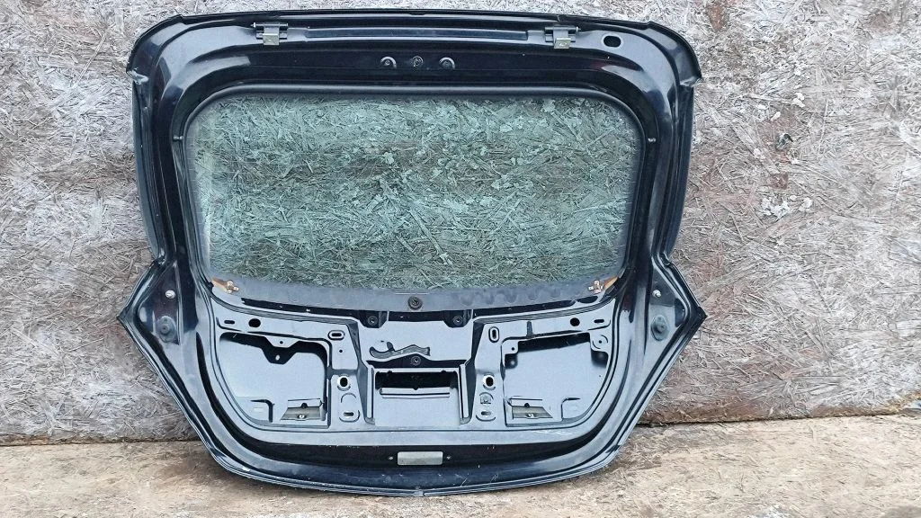 Tagaluuk (pakiruumi) – Opel Corsa D (2006-2014)