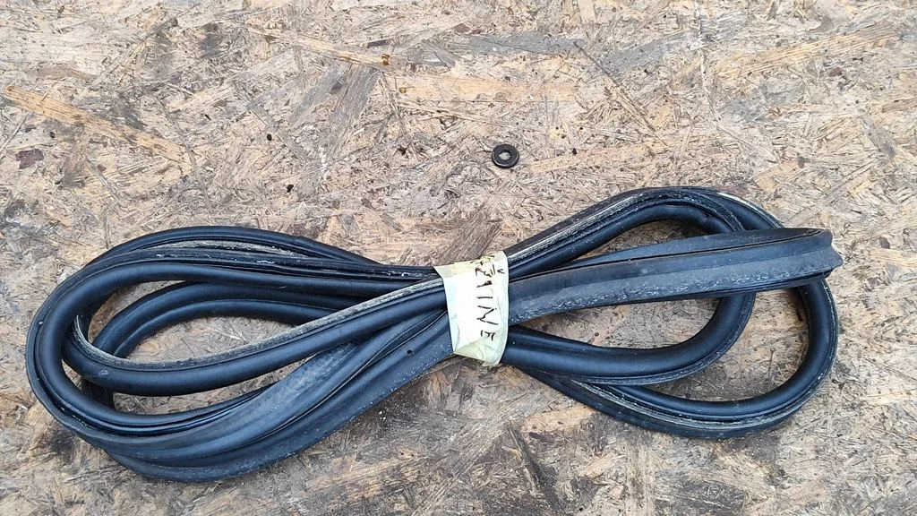 Loading door rubber seal (on body) – BMW 5 Series F10 F11 (2009-2016)