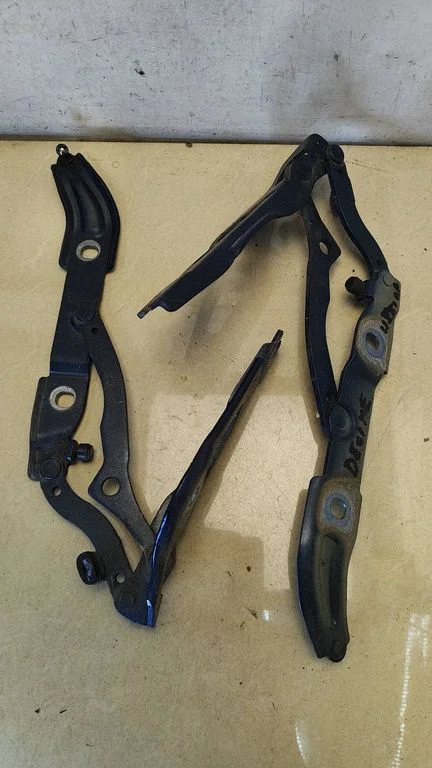 Tailgate/trunk/boot hinge 7060628