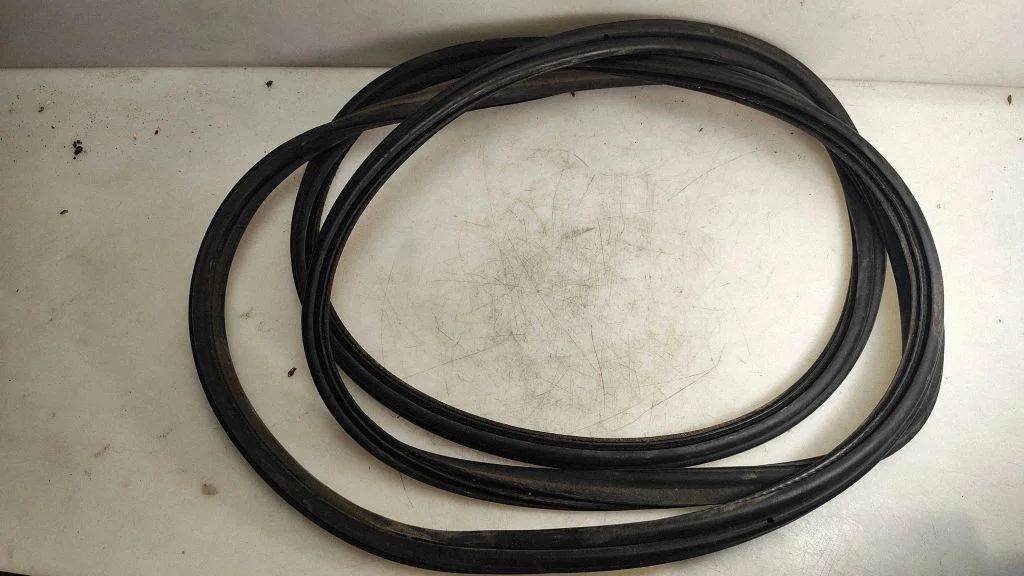 Loading door rubber seal (on body) – BMW X3 E83 (2003-2010)