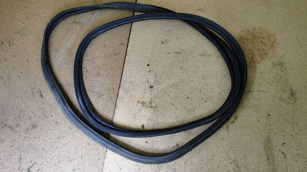 Loading door rubber seal (on body) – Ford Mondeo MK IV (2007-2014)