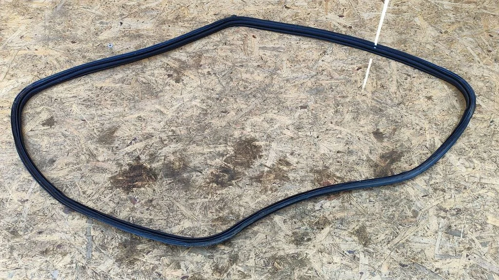 Loading door rubber seal (on body) – Opel Vectra C (2002-2005)