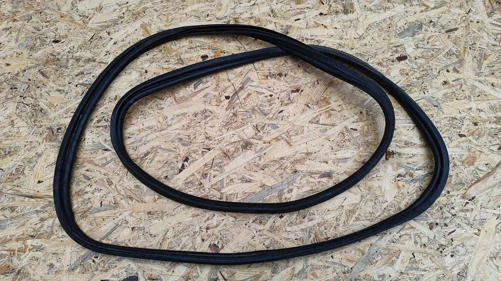 Loading door rubber seal (on body) – Ford Mondeo MK IV (2007-2014)