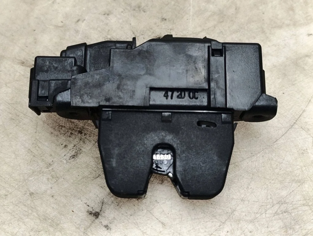 Tagaluugi lukk – Opel Corsa F (2019-)