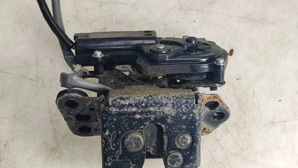 Tailgate/trunk/boot lock/catch/latch